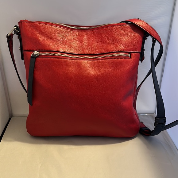 💕🌈💕🌈☀️🌈Vera Bradley Red Leather Bag with Shoulder Strap - Picture 2 of 6